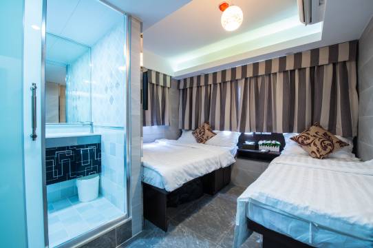 香港新月宾馆(尖沙咀地铁C2)