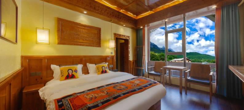 海螺沟玛阿洛磨途藏式民宿(磨西镇游客中心店)图片