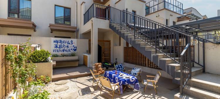 半岛小宿民宿(蔚蓝海岸店)图片