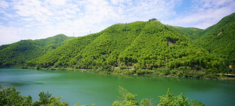 安吉水雲轩·山野溯溪漂流亲子度假美宿图片