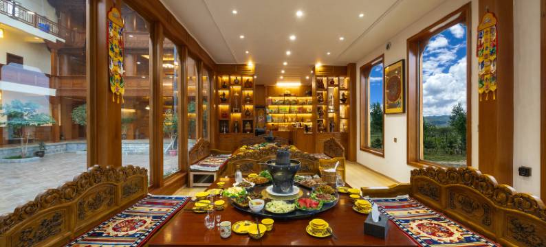 香格里拉·驰桑鼎珠｜CinemaBath设计师藏式民宿(香格里拉机场店)图片