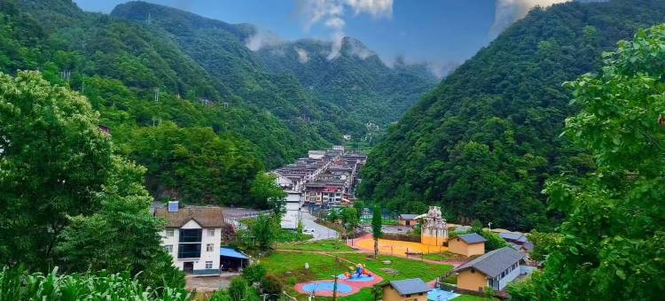 神农架觅景山居民宿(木鱼镇店)图片