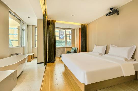 云幕智选影音酒店(北国商城勒泰中心店)