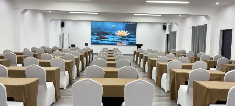 铂漫酒店(保定保百购物广场新秀学校店)图片