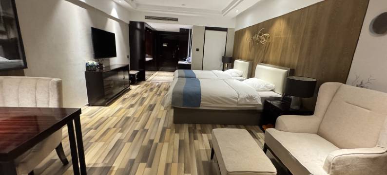 美狮假日民宿(清明上河园店)图片