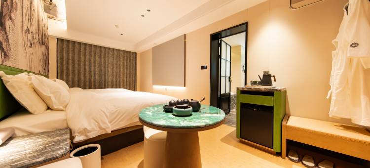 花筑·枫集酒店(南京红山动物园迈皋桥地铁站店)图片