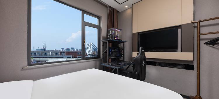 美娱·星峰电竞酒店(岳阳火车站步行街店)图片