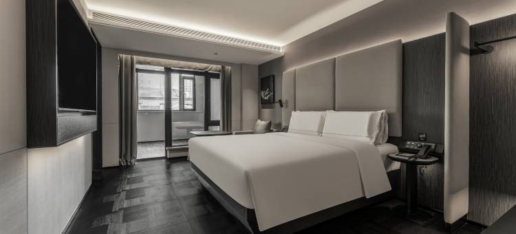 哈尔滨中央大街松花江亚朵酒店图片