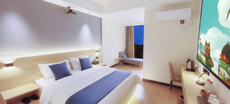 栖夕电影酒店(南宁九曲湾温泉首创奥特莱斯店)图片