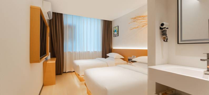 龙猫Hotel酒店(洛阳龙门高铁站兴洛湖地铁站店)图片