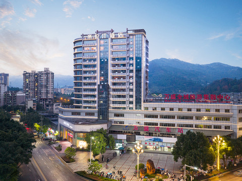 帝伦汀·耀程酒店(重庆万盛汽车站国能天街店)