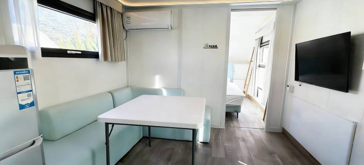 荣成胶东大院山海舱居房车图片