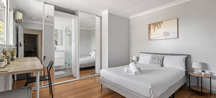 皮克赫斯特位置便利明亮简约客房家庭旅馆(Light & Simple Rooms in Convenient Peakhurst Location)图片