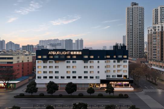 洛阳涧西万达九都西路轻居酒店图片