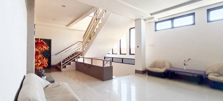 古邦红多兹@丰收力宝购物中心酒店(RedDoorz @ Harvest Hotel Lippo Mall Kupang)图片
