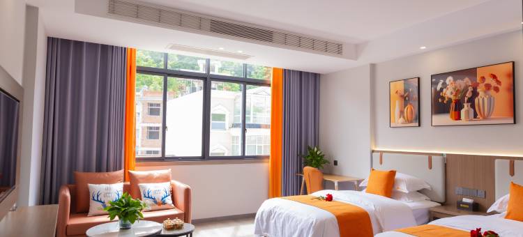 镇巴瑞阁朗庭酒店图片