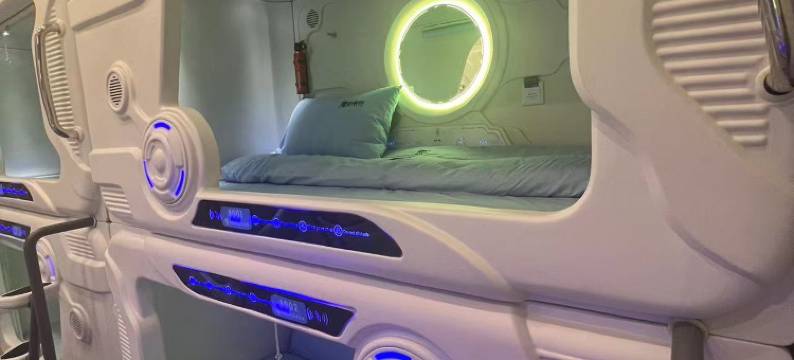 佰斯特太空舱宾馆(和田玉石交易中心店)图片