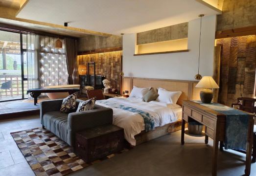B&Bs in the Art Museum in· in Huatian Time Hotel Overview