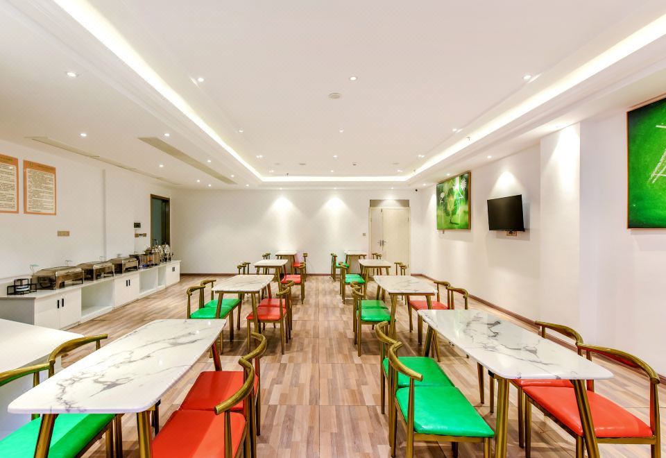 Vienna 3 Best Hotel (Pingshan County Government Mahu Park) Hotel Overview