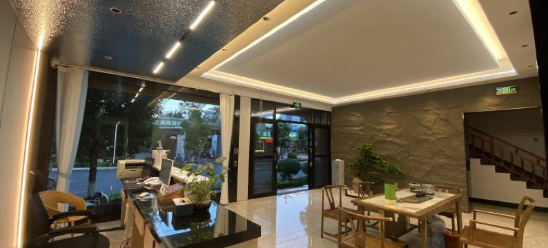 弥勒瑞祥酒店(湖泉生态园店)图片