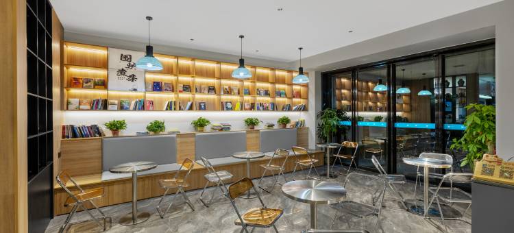 爱电竞酒店(南昌朝阳万象广场店)图片