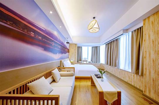 奕东轻居投影酒店(成都东郊记忆龙湖滨江天街店)