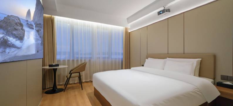 西湖｜和昉巨幕影院酒店(龙翔桥地铁站店)图片