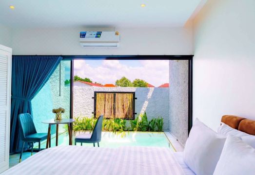 R Resident Resort Hotel Overview