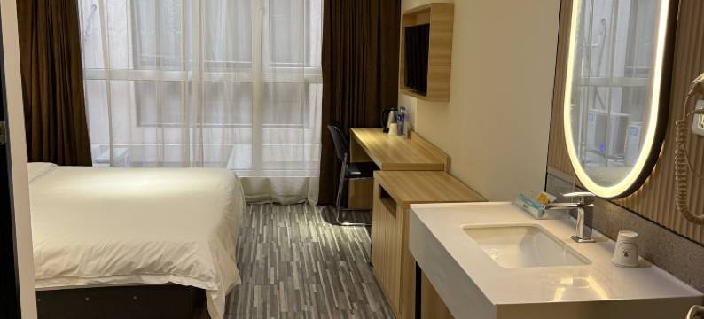 柏漫公寓酒店(汉口火车站西广场店)图片