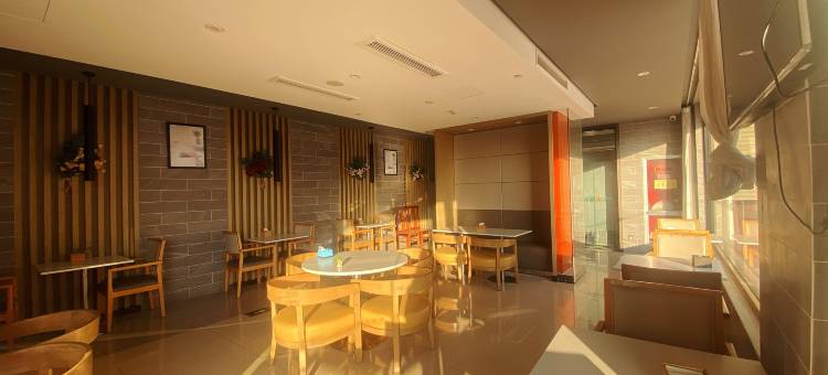 艺龙瑞云酒店(青岛城市阳台景区西海岸汽车总站店)图片