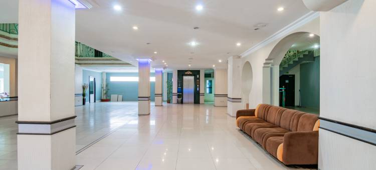 O系列德镇酒店-靠近安努尔大清真寺(Collection O Senapelan Near Rsud Petala Bumi Formerly de Town Hotel)图片