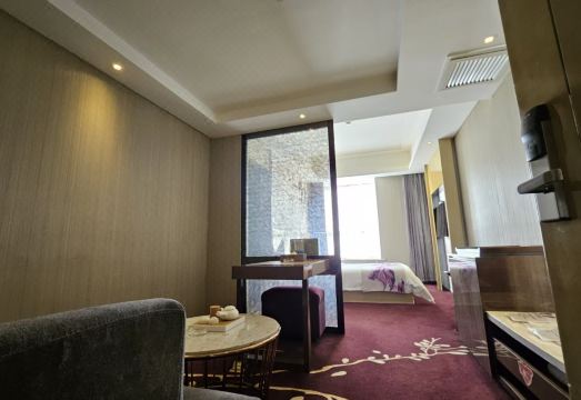 Waikoloa Prince HotelHotel Overview