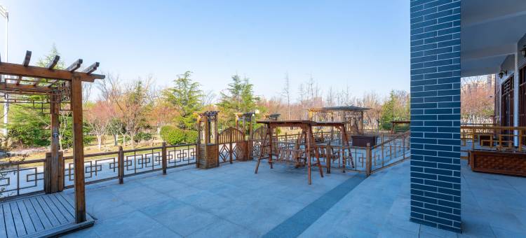 若寓度假酒店(泰安老街爱琴海购物公园店)图片