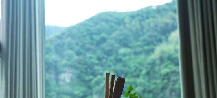 金谷春・溪畔环山・StarryNight・草坪美宿(皖南川藏线月亮湾景区店)图片