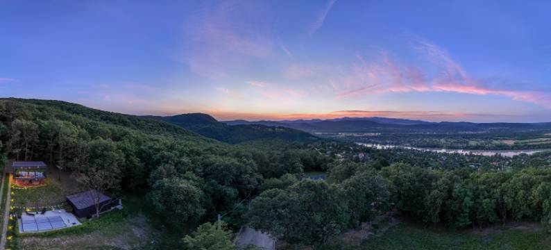 ForRest luxury relax in the forest, view of Danube图片