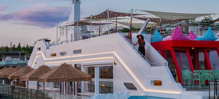 抚仙湖宿清轻舟悬崖酒店图片