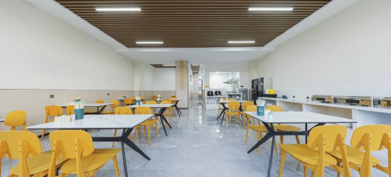 巩留瑞蝶酒店(蝶湖秀街店)图片
