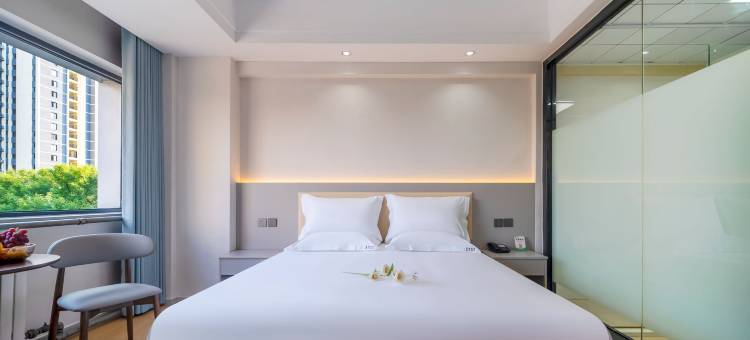 美途•光影假日GUANGYING JIARI轻居酒店(汽车总站职业技术学院店)图片