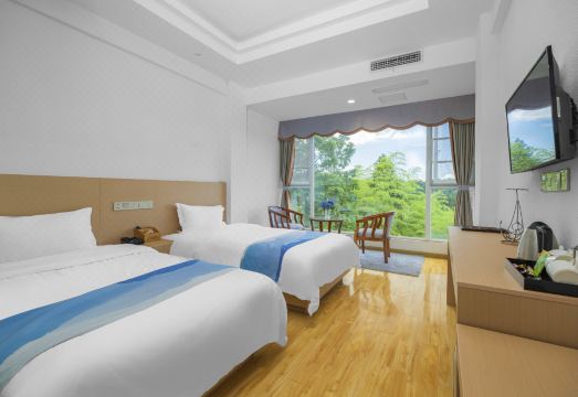 天台山银顶峯酒店外景图