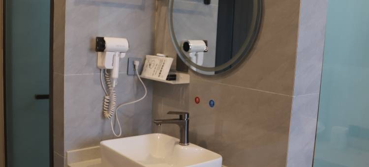 德令哈增鑫智能酒店(海子诗歌馆店)图片