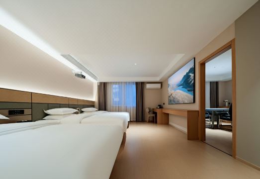 Yayue Hotel (Panzhou Xingkai Garden Pedestrian Street Store) Hotel Overview