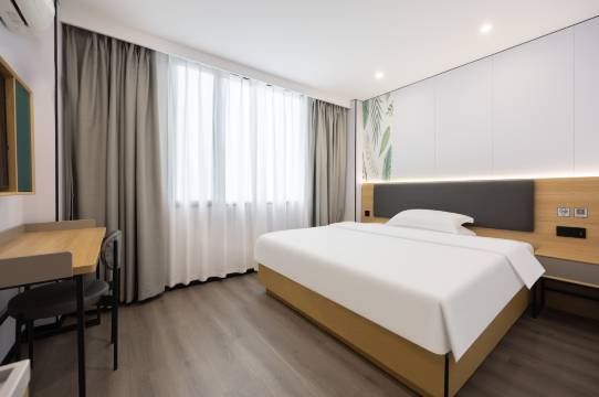 青季酒店(湖州衣裳街店)