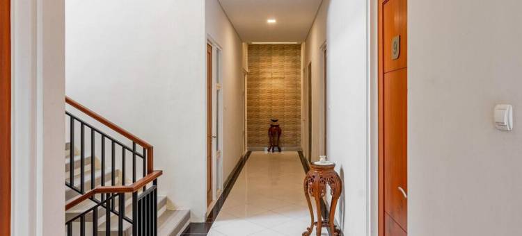 红多兹伊斯兰酒店@凯布隆(RedDoorz Syariah @ Kebraon)图片