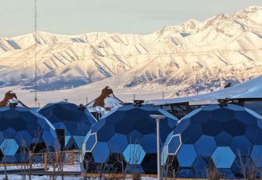 遇见赛里木湖营地中心外景图