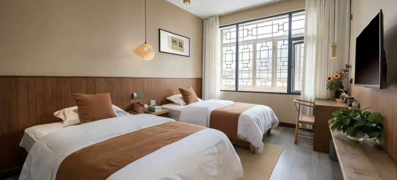 海螺沟一溪云·温泉民宿(磨西古镇店)图片