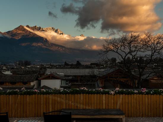 玲舍·雪岚|日照金山·空中花园·枕星牧野·檐牙窥雪·VILLA