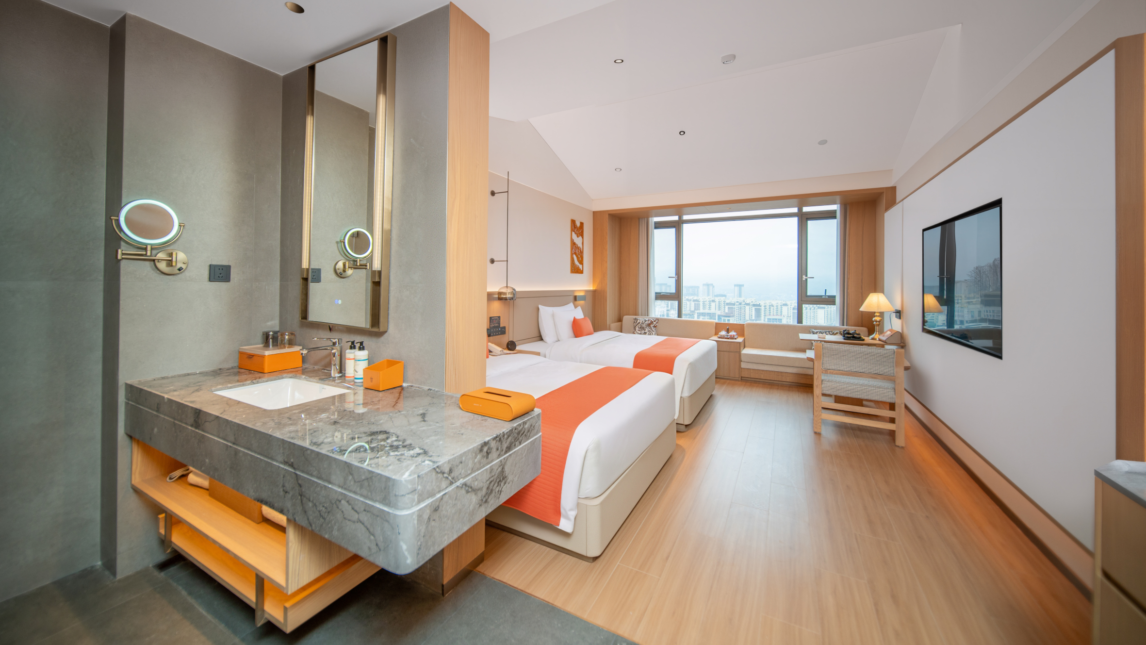 Zhenxiong Shengjin Hotel (Mission Hills Shopping Park) Hotel Overview