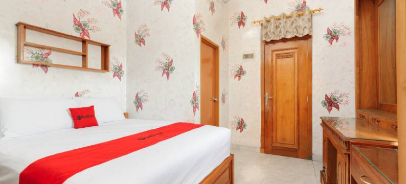 RedDoorz Plus near Mall Sunter图片