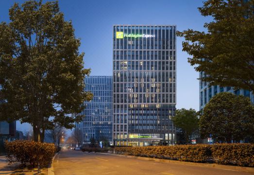 青岛西海岸金沙滩智选假日酒店外景图