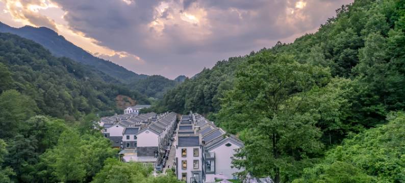 里苏民宿(老君山云景索道二店)图片